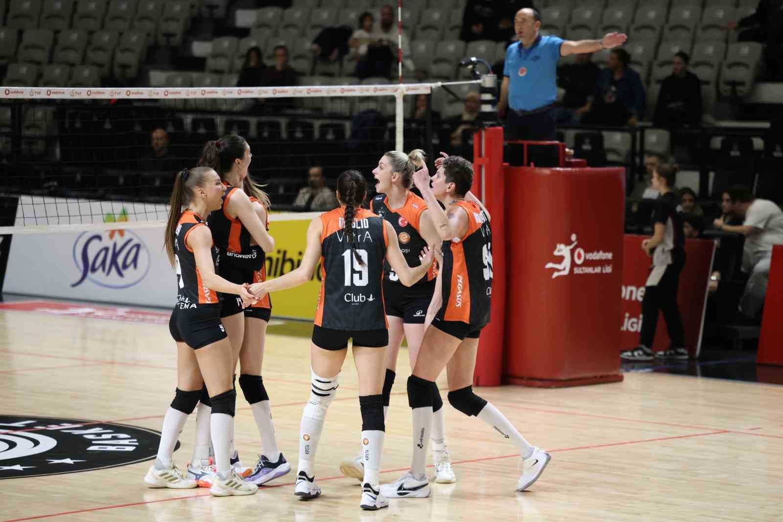 eczacibasi dynavit 5 setlik mucadeleden galip ayrildi 2