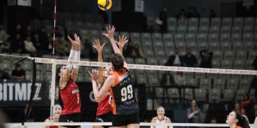 eczacibasi-dynavit-5-setlik-mucadeleden-galip-ayrildi-ZGYBGGNz.jpg