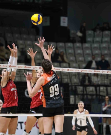 eczacibasi-dynavit-5-setlik-mucadeleden-galip-ayrildi-ZGYBGGNz.jpg