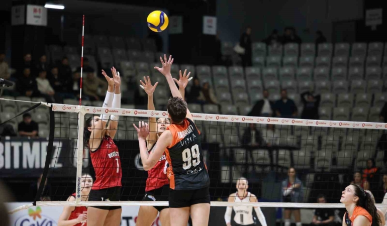 eczacibasi-dynavit-5-setlik-mucadeleden-galip-ayrildi-ZGYBGGNz.jpg
