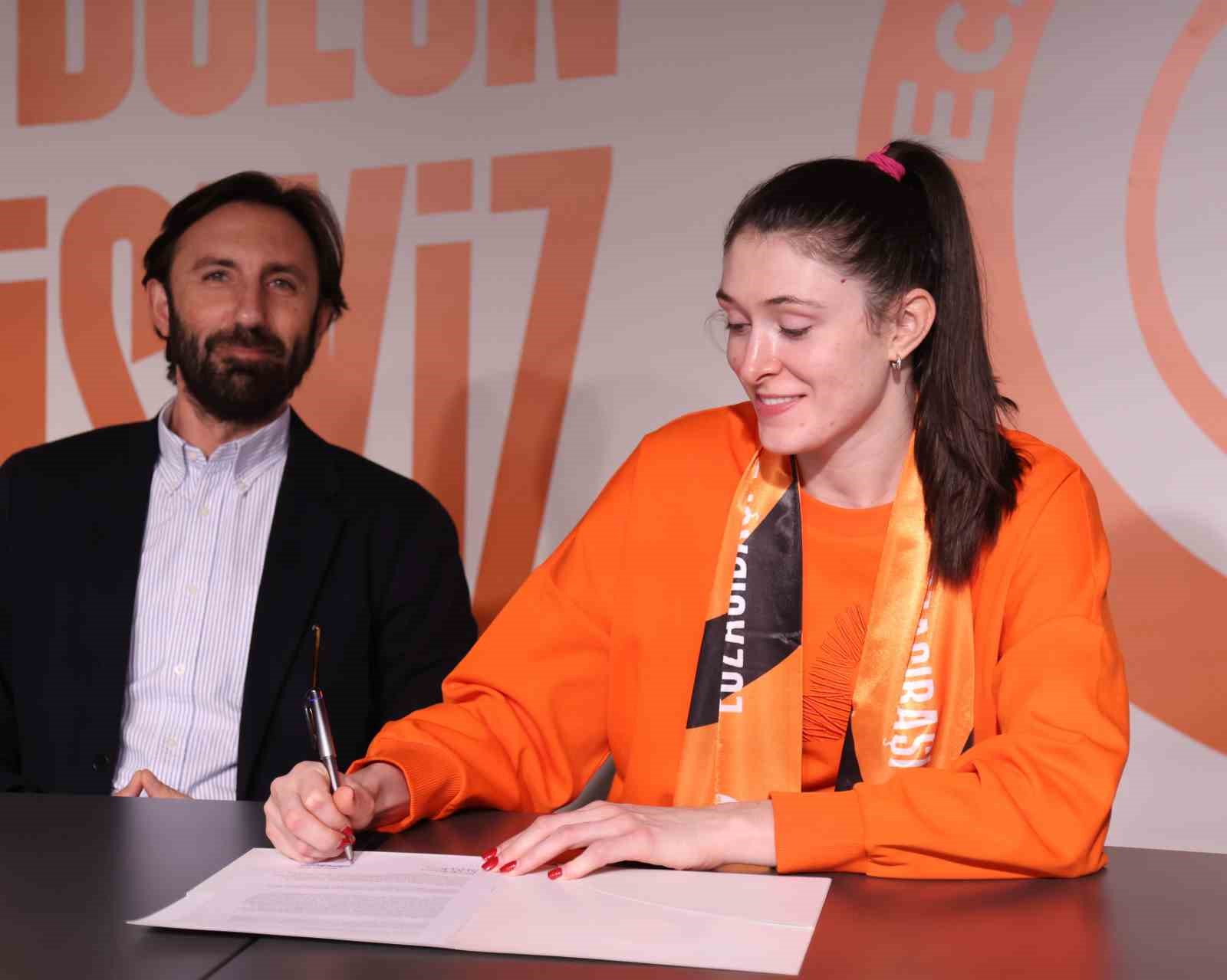 eczacibasi dynavit dana rettke ile sozlesme yeniledi 0 py2faAWL