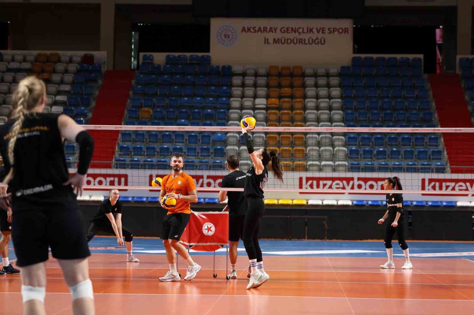 eczacibasi dynavit ikinci yarinin ilk karsilasmasina hazir 2 rFtHA2DQ