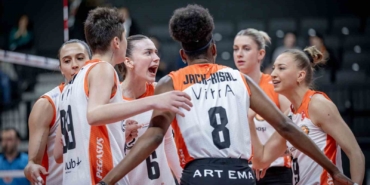 eczacibasi-dynavit-kupa-volleyde-yari-finalde-U5fsLLTe.jpg