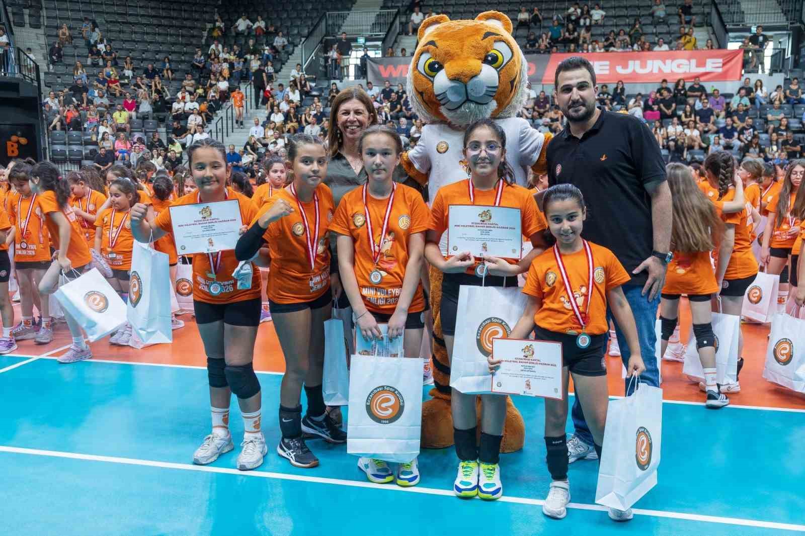 Eczacıbaşı Spor Kulübü Mini Voleybol Şenliği gerçekleşti 4 eczacibasi spor kulubu mini voleybol senligi gerceklesti 0 KeTGfbAB