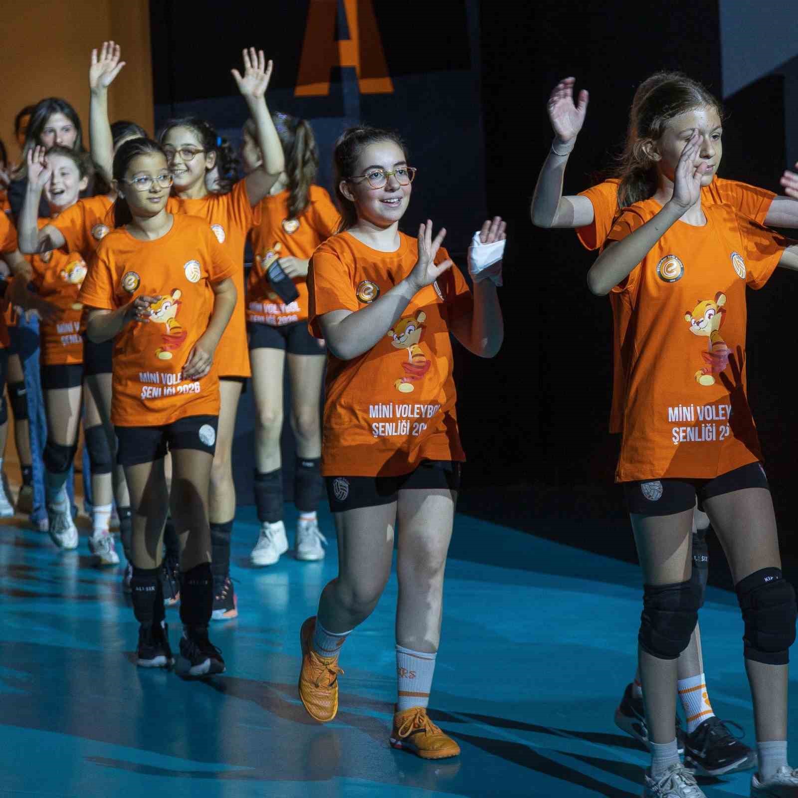 Eczacıbaşı Spor Kulübü Mini Voleybol Şenliği gerçekleşti 8 eczacibasi spor kulubu mini voleybol senligi gerceklesti 4 BjnIFIzz