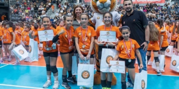 eczacibasi-spor-kulubu-mini-voleybol-senligi-gerceklesti-MLySUkPB.jpg