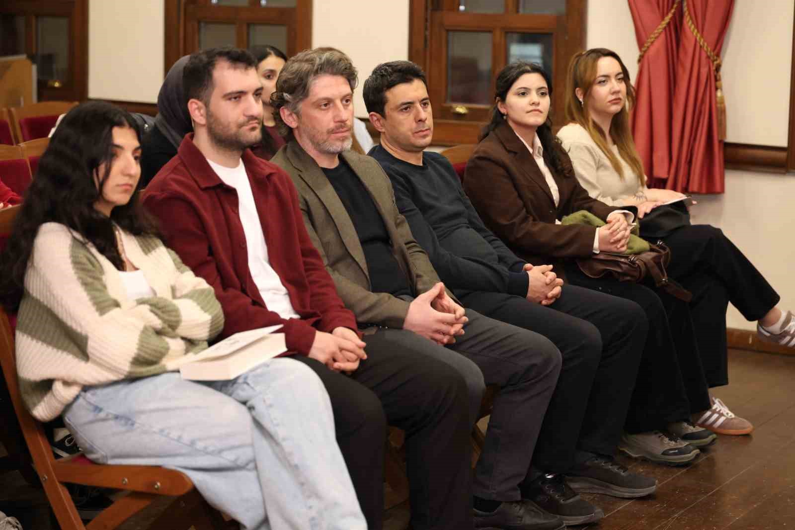 edebiyatin kalbi osmangazide atiyor 3 TbLfieDt