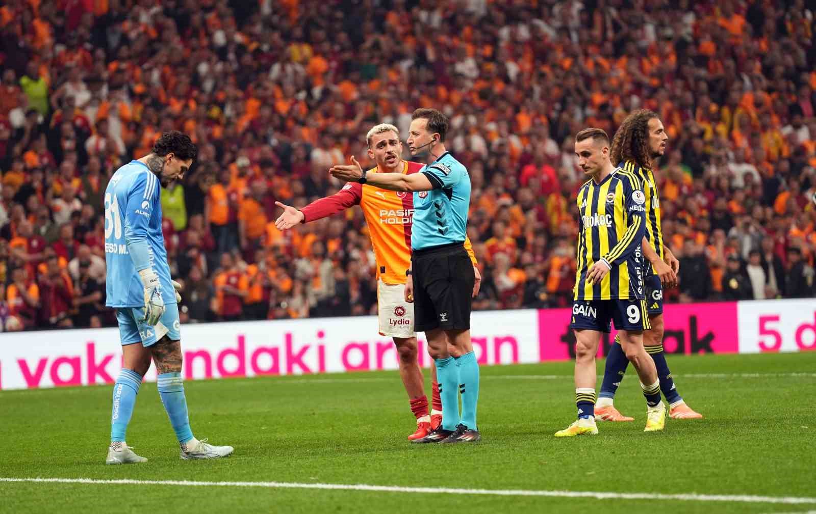 ederson derbide kirmizi kart gordu 2 DrqvLssB