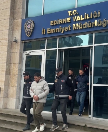 edirne-kapikulede-tarihi-eser-operasyonu-buyuk-iskender-portreli-sikkelerle-kacarken-yakalandilar-V171paia.jpg