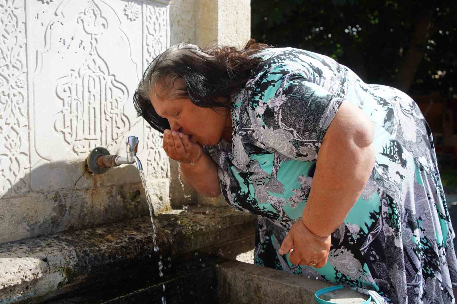 edirne sicaktan kavruldu cadde ve sokaklar bos kaldi 1 csnOI1Nj