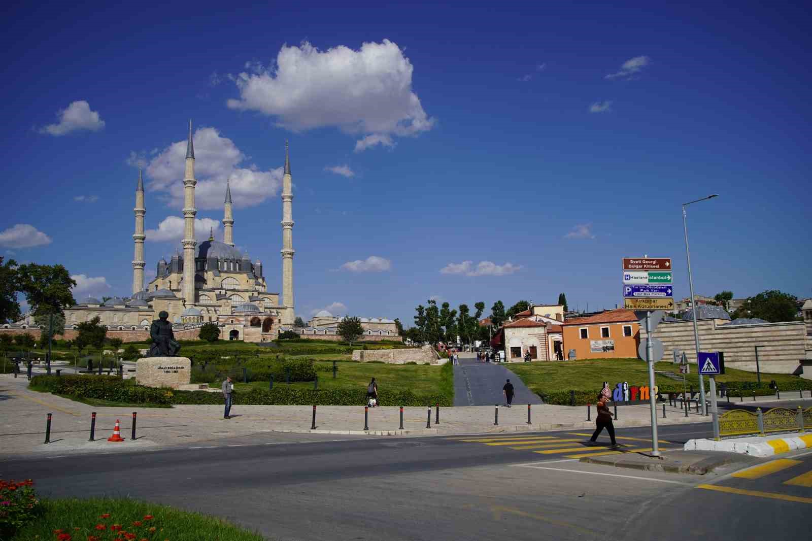 edirne sicaktan kavruldu cadde ve sokaklar bos kaldi 5