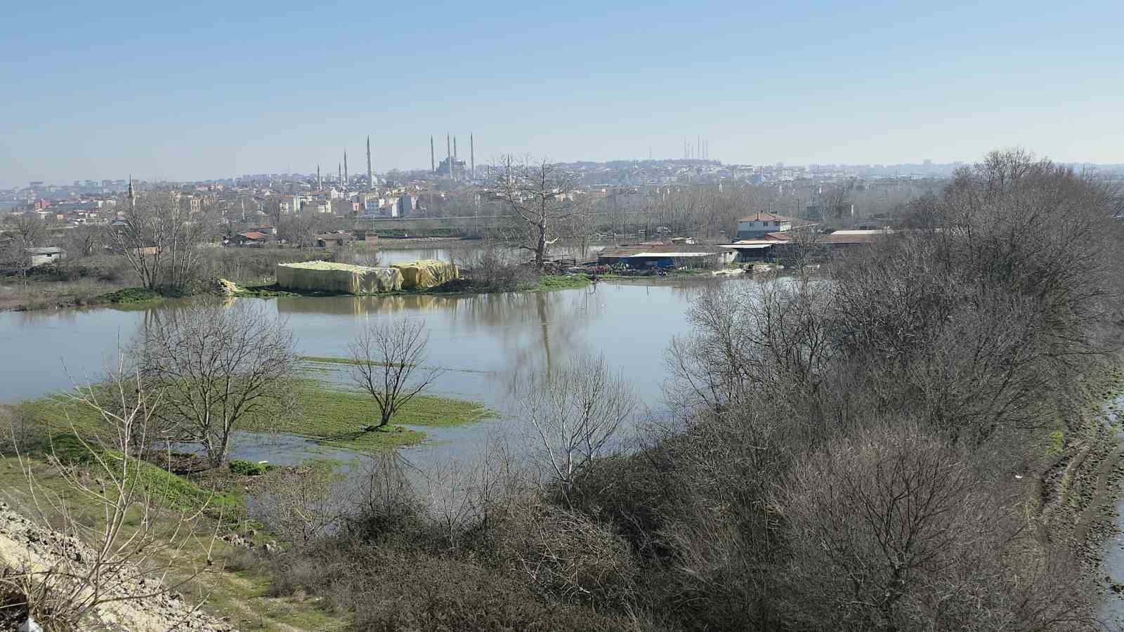 edirne yildirim mahallesinde hayvan ciftlikleri su altinda 0 wSlG6Iln