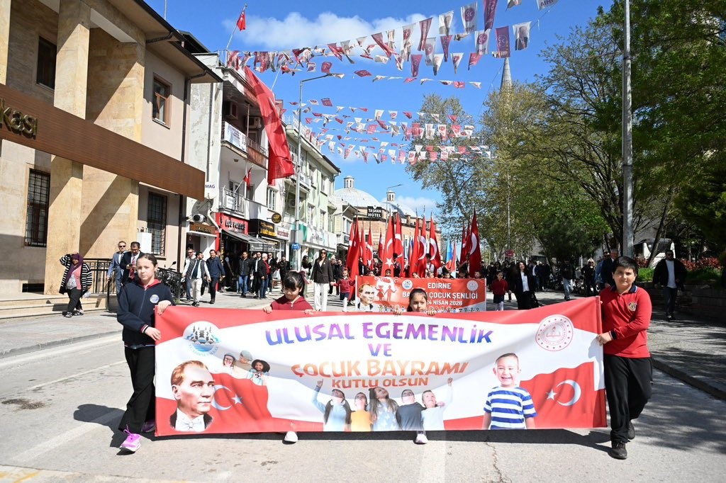 Edirne’de 23 Nisan coşkusu Balkanlardan gelen öğrencilerle birlikte yaşandı 5 edirnede 23 nisan coskusu balkanlardan gelen ogrencilerle birlikte yasandi 1