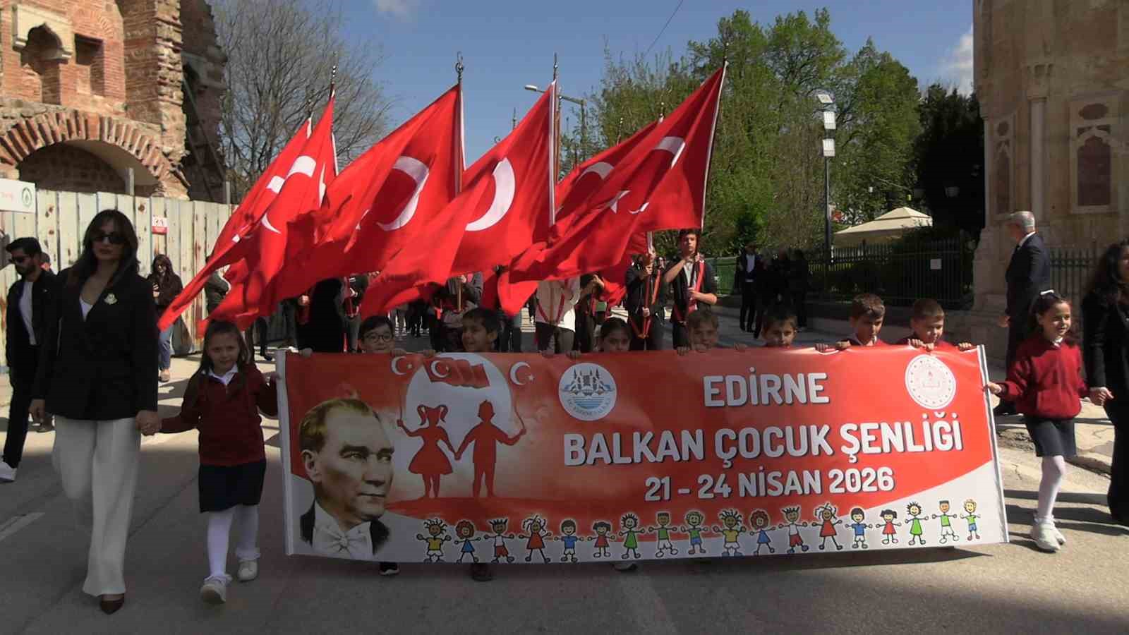 Edirne’de 23 Nisan coşkusu Balkanlardan gelen öğrencilerle birlikte yaşandı 6 edirnede 23 nisan coskusu balkanlardan gelen ogrencilerle birlikte yasandi 2 kGcsqk2y