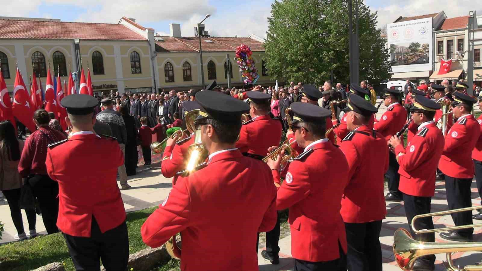 Edirne’de 23 Nisan coşkusu Balkanlardan gelen öğrencilerle birlikte yaşandı 9 edirnede 23 nisan coskusu balkanlardan gelen ogrencilerle birlikte yasandi 5 hSWbiziC