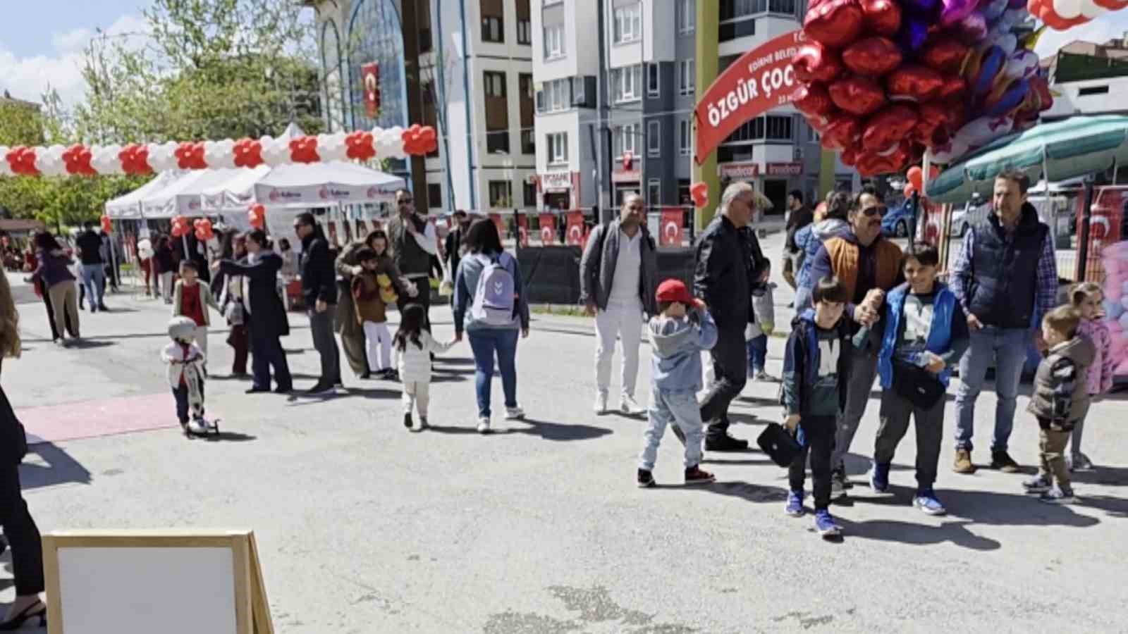 edirnede 23 nisanda farkli bir gun biri eglendi biri calisti 2 NJRAY1Fn