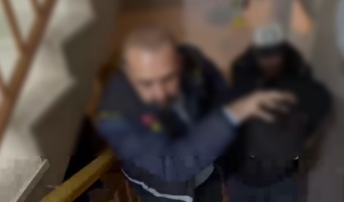 edirnede 41 yil kesinlesmis hapis cezasi bulunan firari operasyonla yakalandi 1 U9BKR4UT
