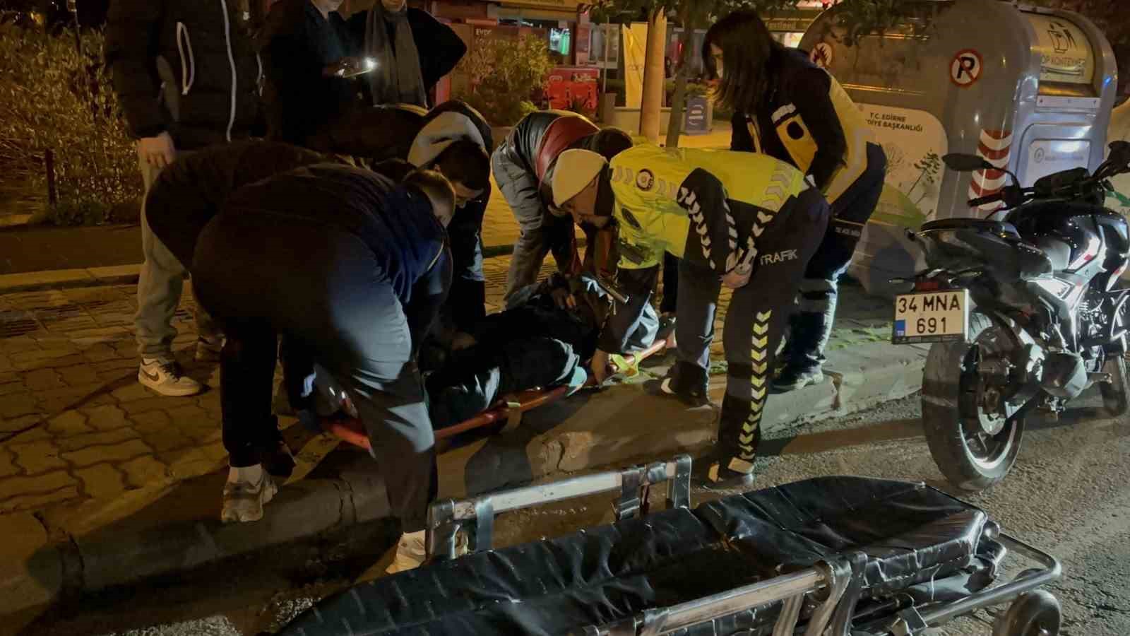 edirnede alkollu motosiklet surucusu otomobille carpisti 1 yarali 2 aIKlHfjW