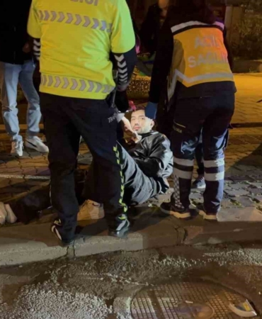 edirnede-alkollu-motosiklet-surucusu-otomobille-carpisti-1-yarali-fP144VUM.jpg