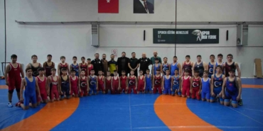 edirnede-ata-sporu-guresle-gelecegin-sampiyonlari-yetisiyor-dSuDNOlC.jpg
