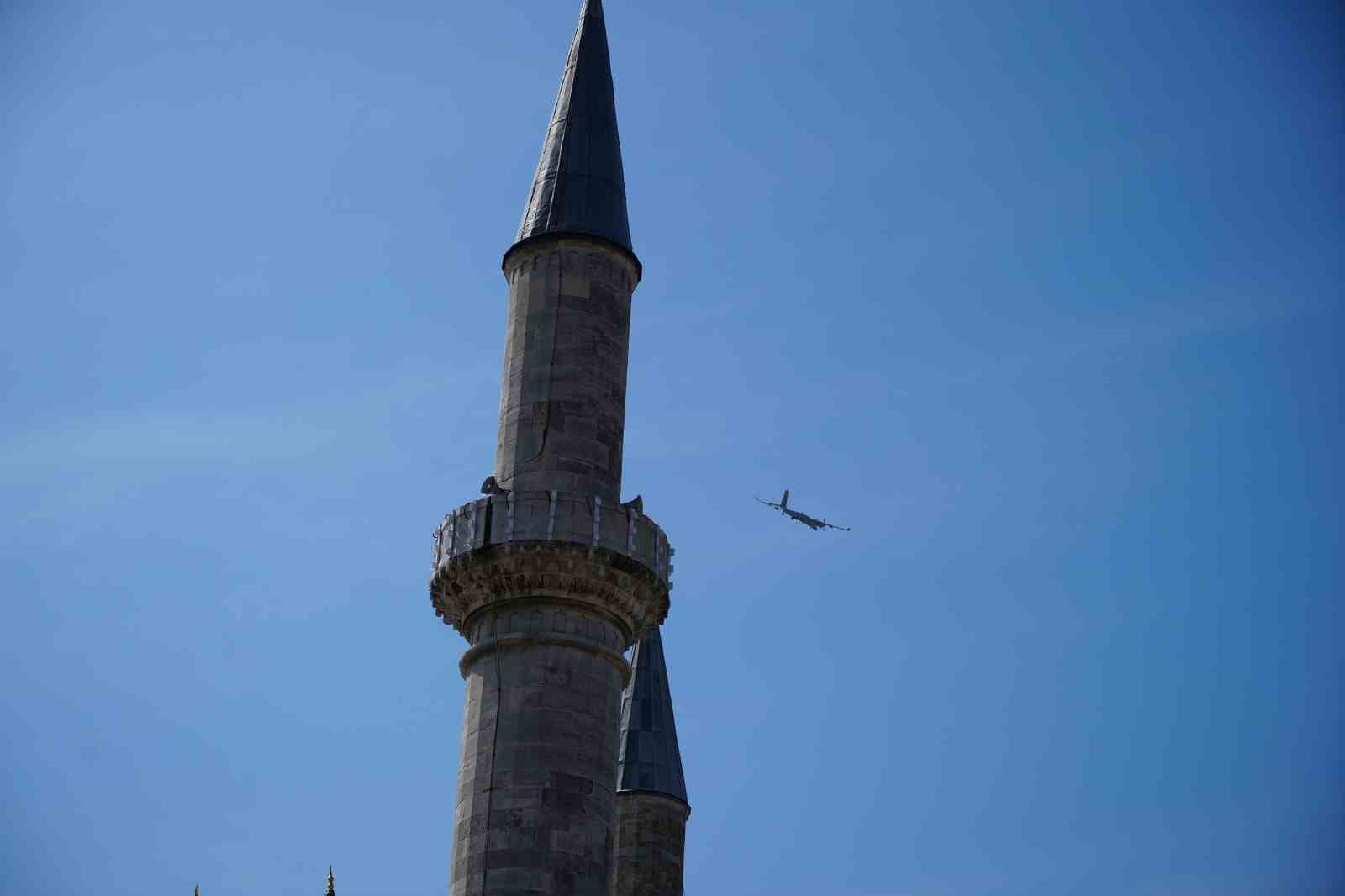 Edirne’de Balkan şehitleri için F-16 ve Atak’tan saygı uçuşu 12 edirnede balkan sehitleri icin f 16 ve ataktan saygi ucusu 8 VEI9aUVh