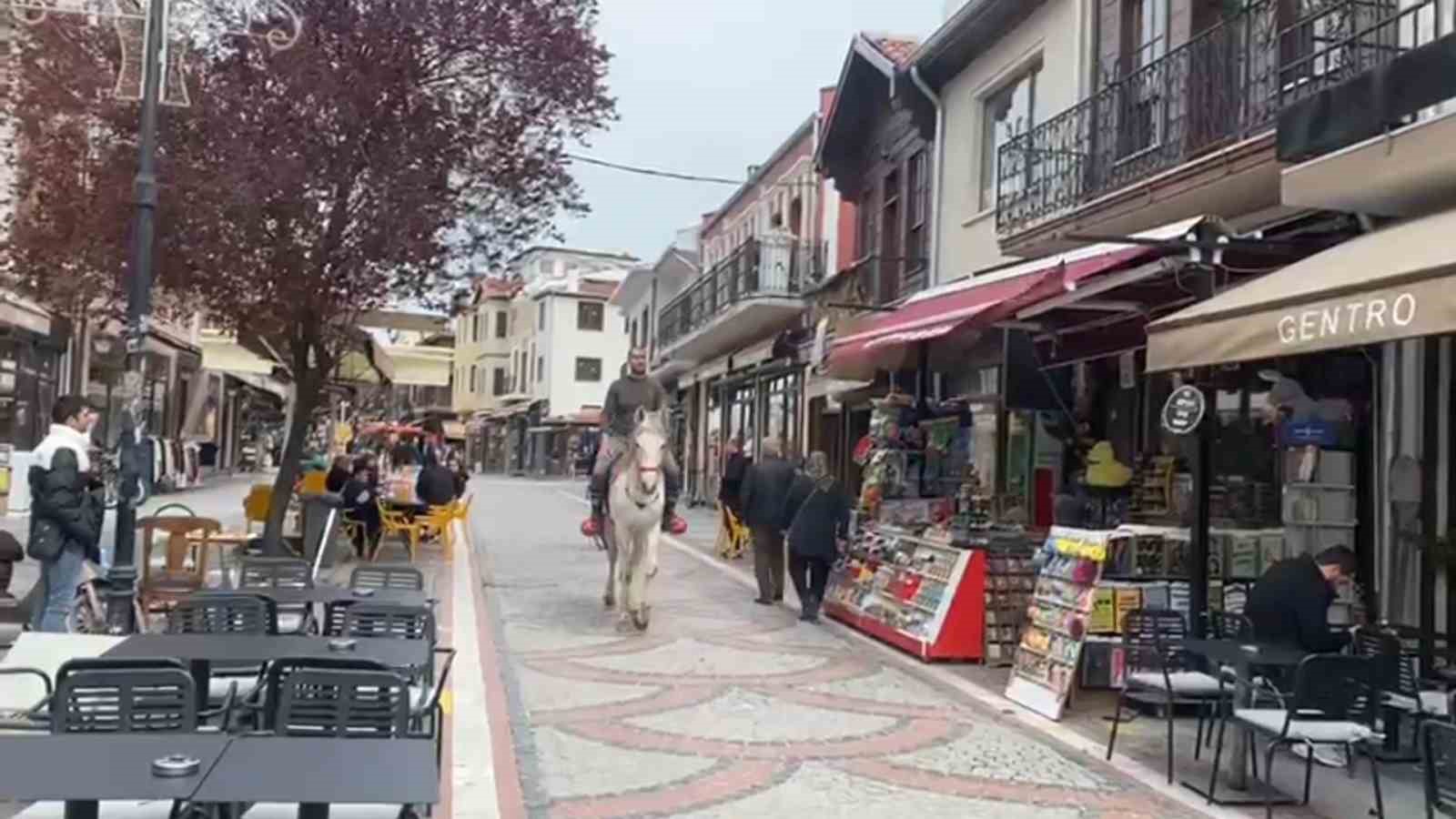 edirnede beyaz atla caddeyi turlardi 1 aJte3Nwu
