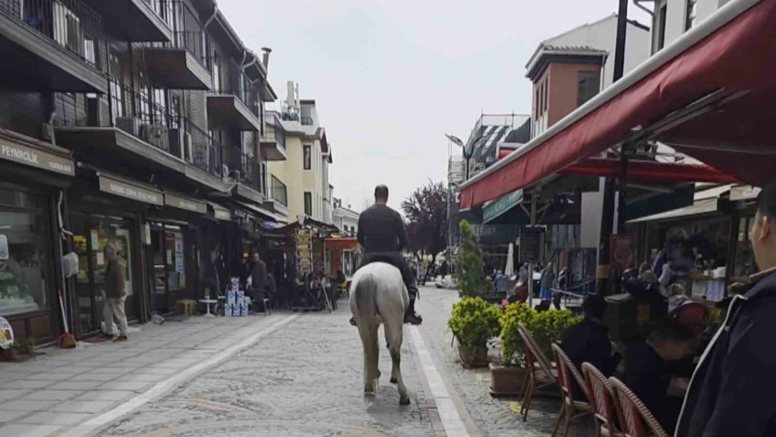 edirnede beyaz atla caddeyi turlardi 3 UmqsLgsG
