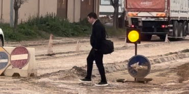 edirnede-bozuk-yollar-suruculeri-ve-yayalari-canindan-bezdirdi-LVhGiuYR.jpg