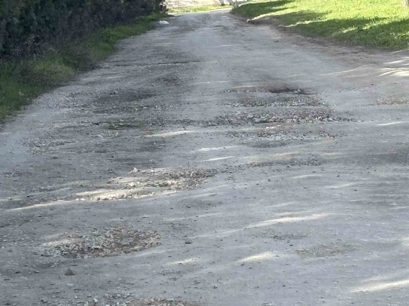 edirnede bozuk yollar suruculerin cilesi oldu 2 Sqn3KR5p
