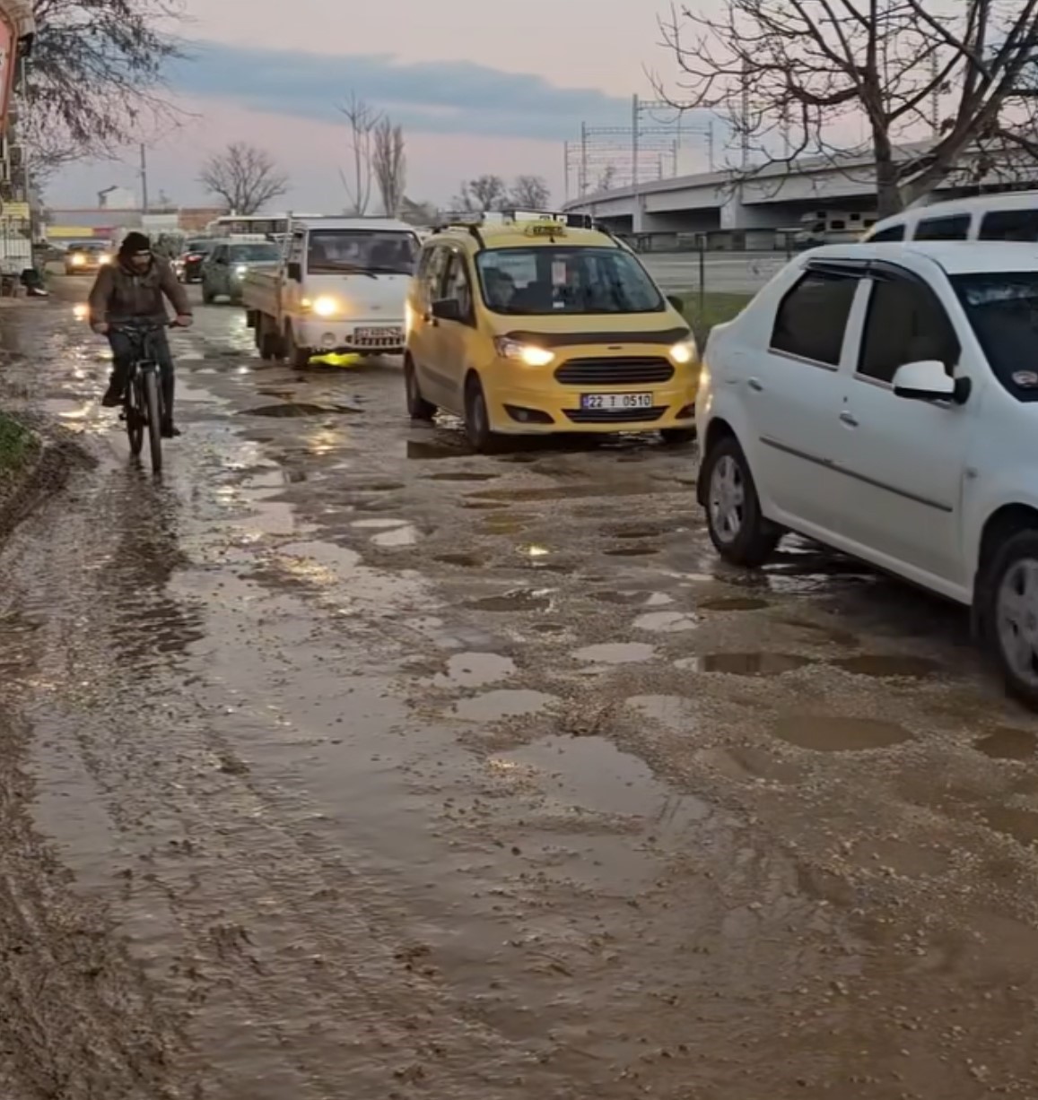 edirnede bozuk yollar suruculerin cilesi oldu 5 Mjb28zHJ