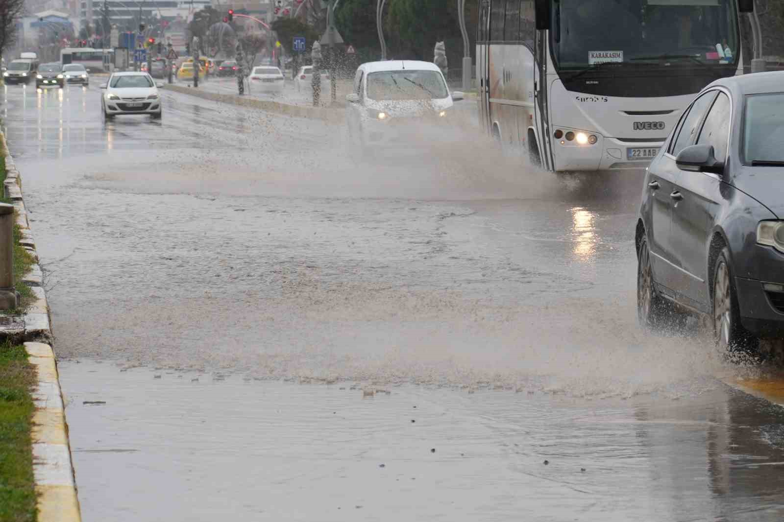 edirnede cadde ve sokaklar gole dondu 1 yr8b9Yim