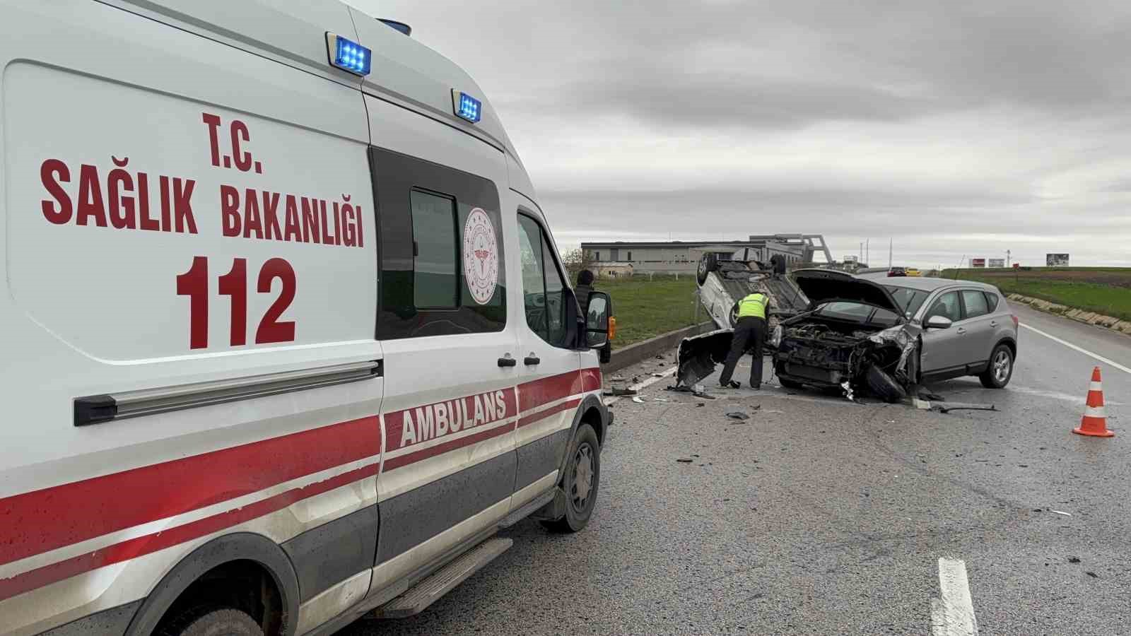 edirnede carpisan aracin defalarca takla attigi kaza kamerada 3 Ue68dMMZ