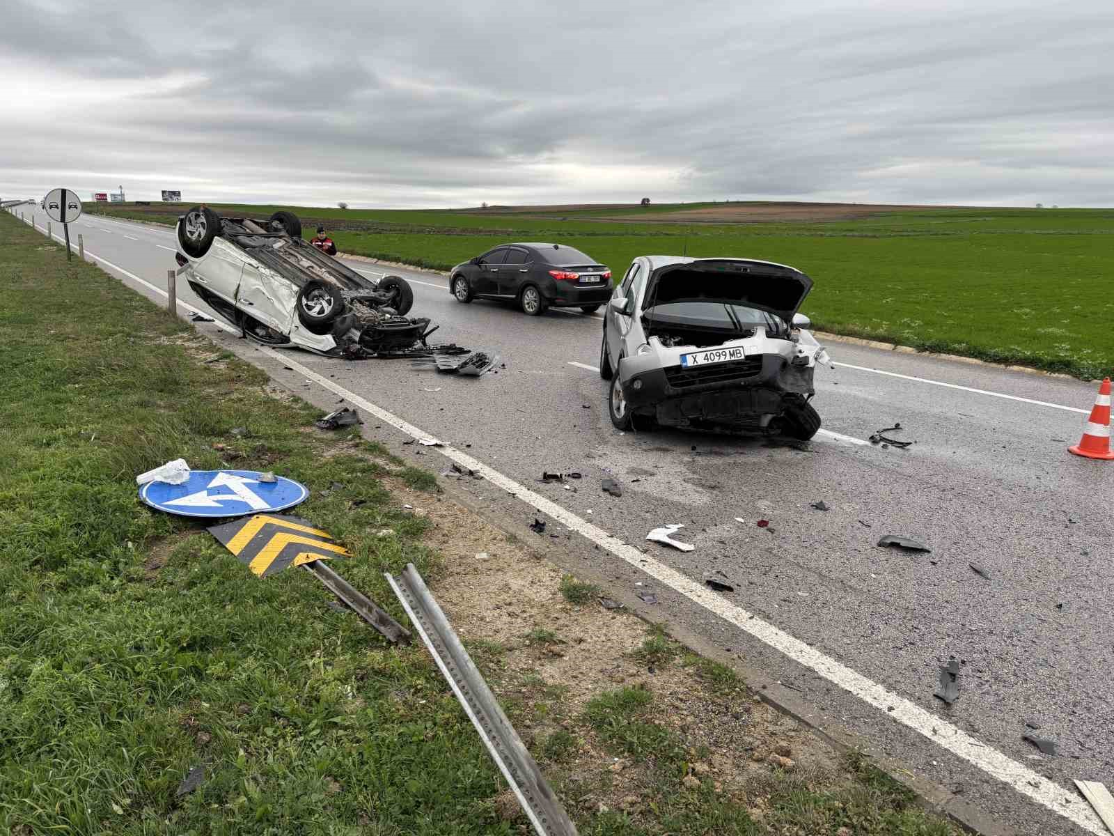 edirnede carpisan aracin defalarca takla attigi kaza kamerada 4 MjWlcqX9