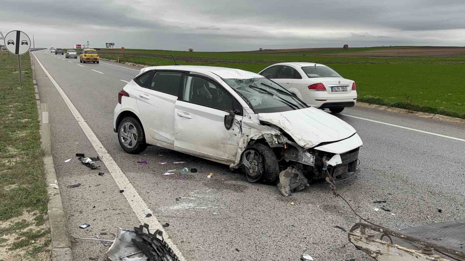 edirnede carpisan aracin defalarca takla attigi kaza kamerada 6 IiOLwiJk
