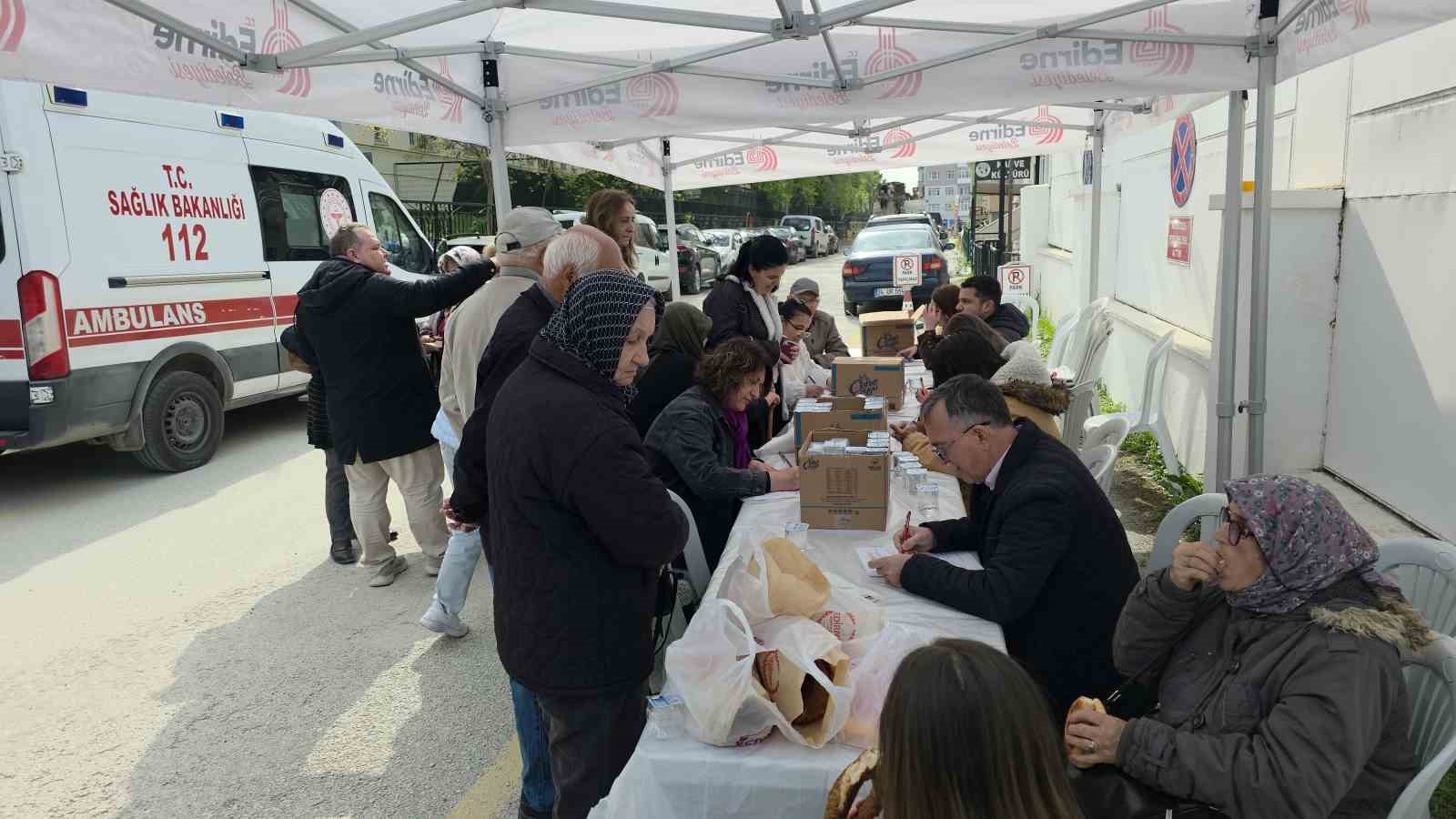 edirnede cifte vatandaslar bulgaristan secimleri icin sandik basinda 3 VMuIGWqX