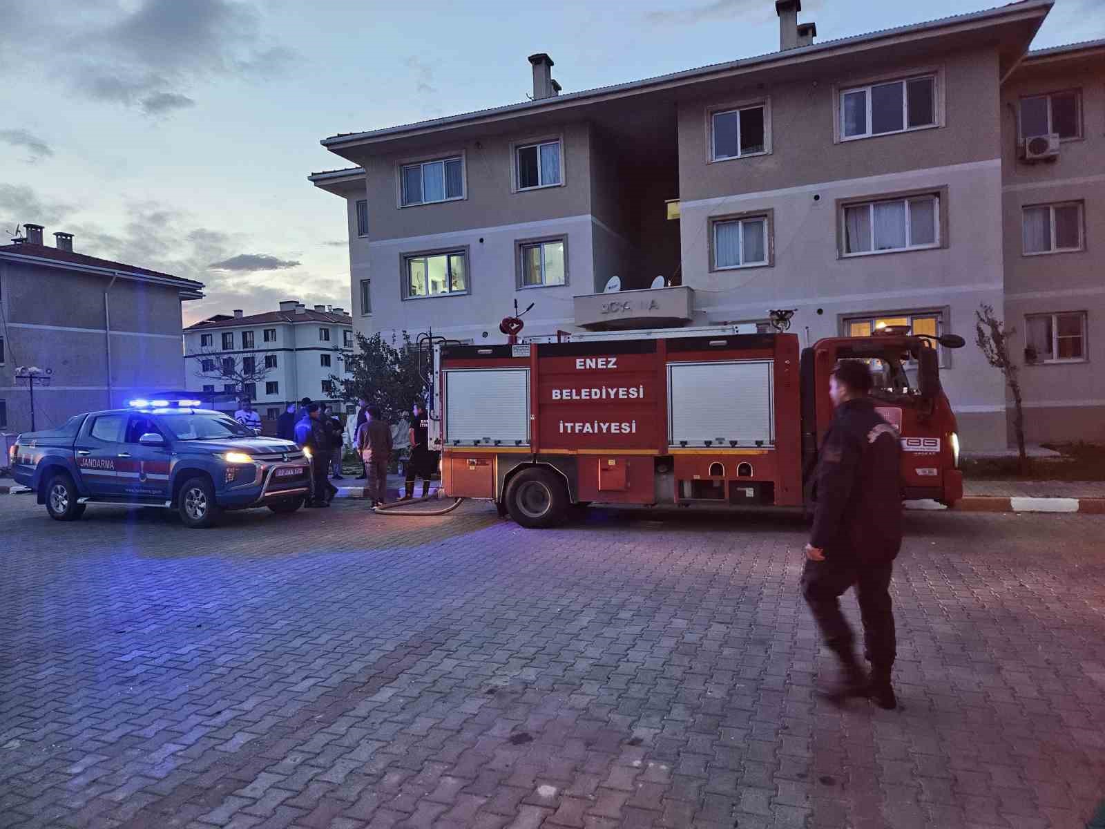 edirnede cinayet apartmanda kadini oldurdukten sonra intihar etti 0 OgIp4igr
