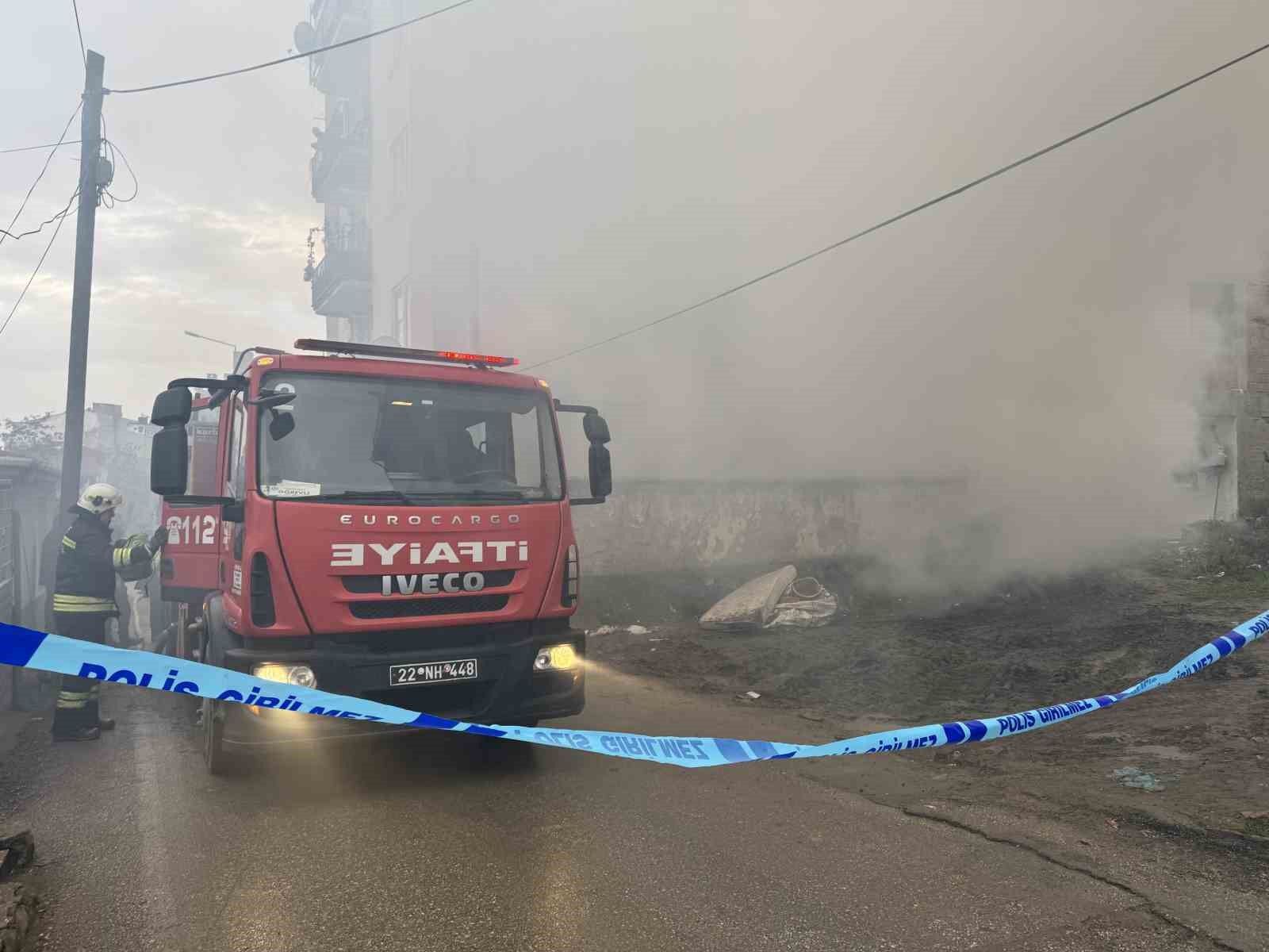 edirnede depo yangini buyumeden sonduruldu 3 GfPZRgJS