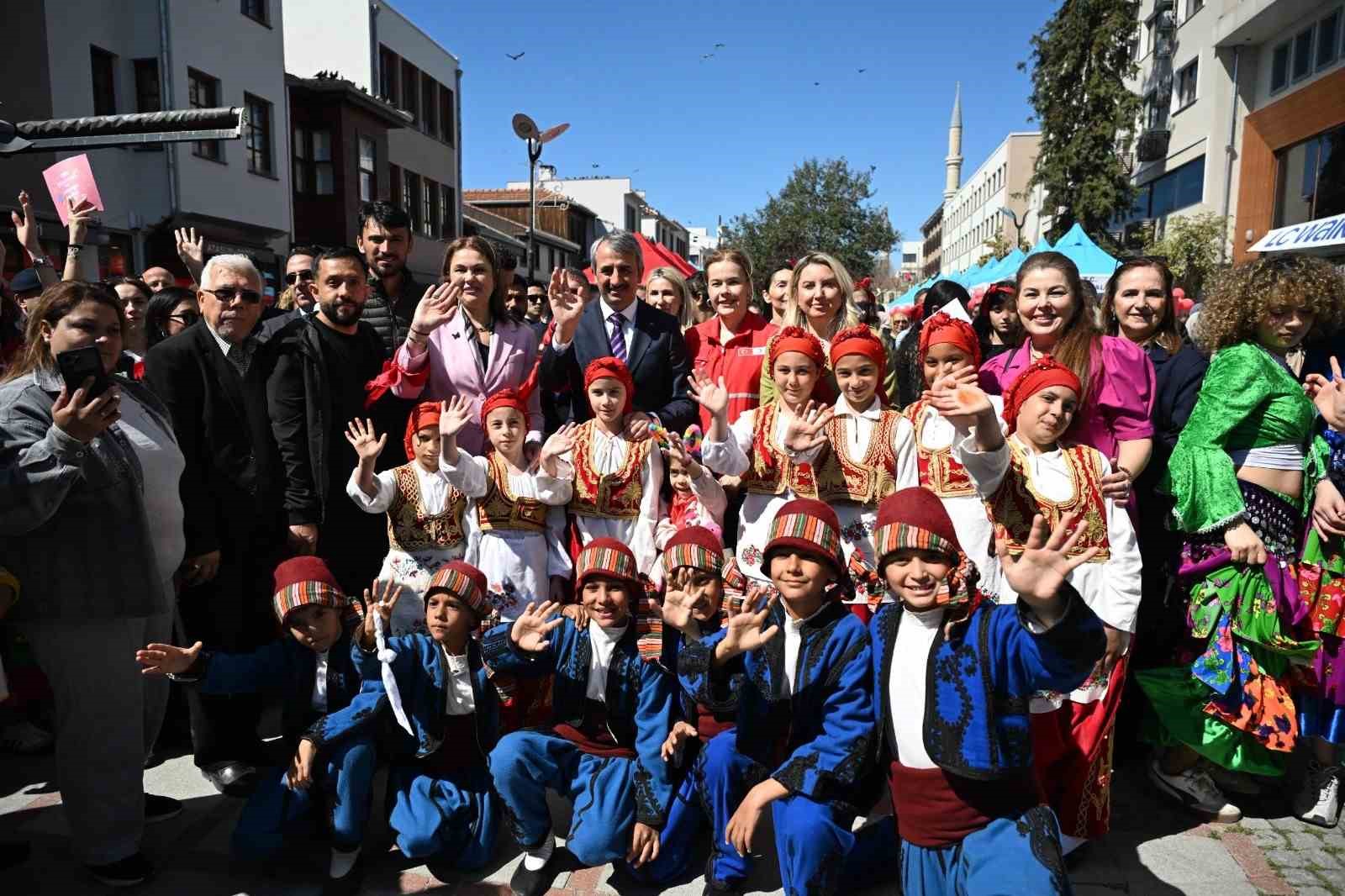 edirnede dunya romanlar gununde renkli goruntuler 0 21Iwzm1O