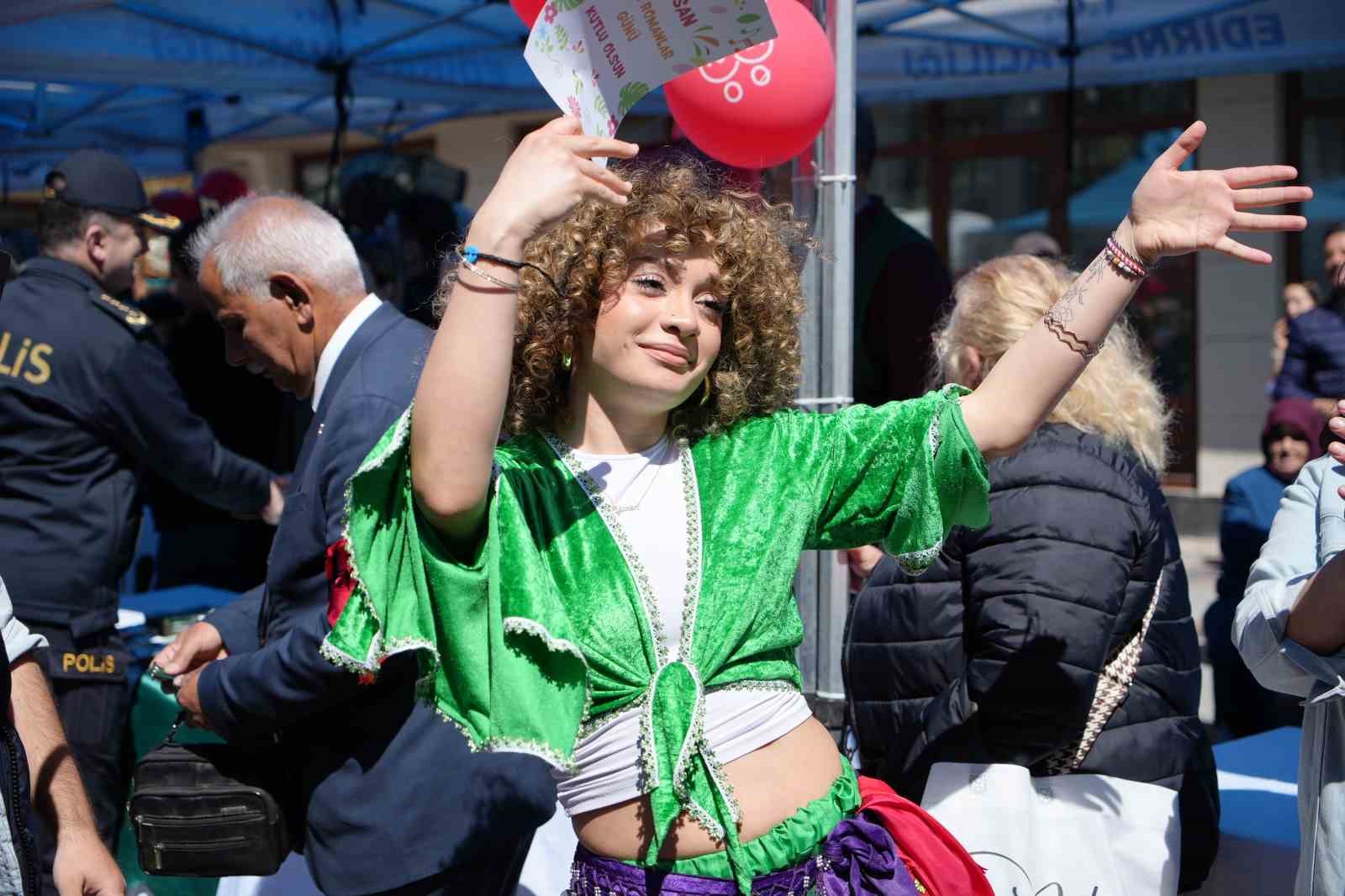 edirnede dunya romanlar gununde renkli goruntuler 4 GqHYyzb1
