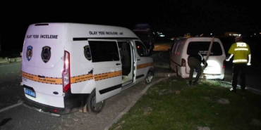 edirnede-dur-ihtarina-uymayan-minibus-8-kilometrelik-kovalamaca-sonrasi-yakalandi-aractan-20-gocmen-cikti-GtUW3Eie.jpg