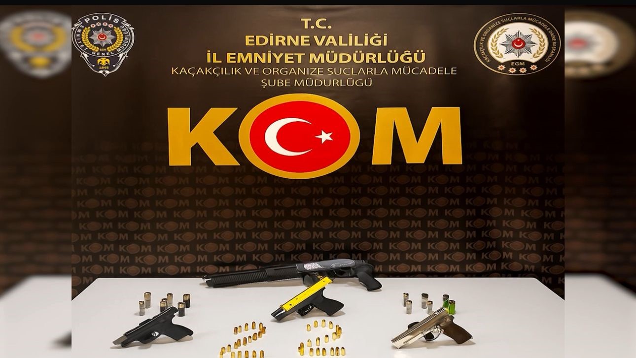 edirnede evden ruhsatsiz tabancalar ve muhimmat cikti 3 8LylqVSw