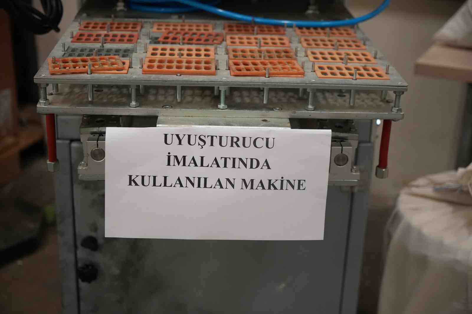 edirnede evini uyusturucu imalathanesine cevirmis operasyonda 117 kilo uyusturucu ele gecirildi 10 P4KSm29g