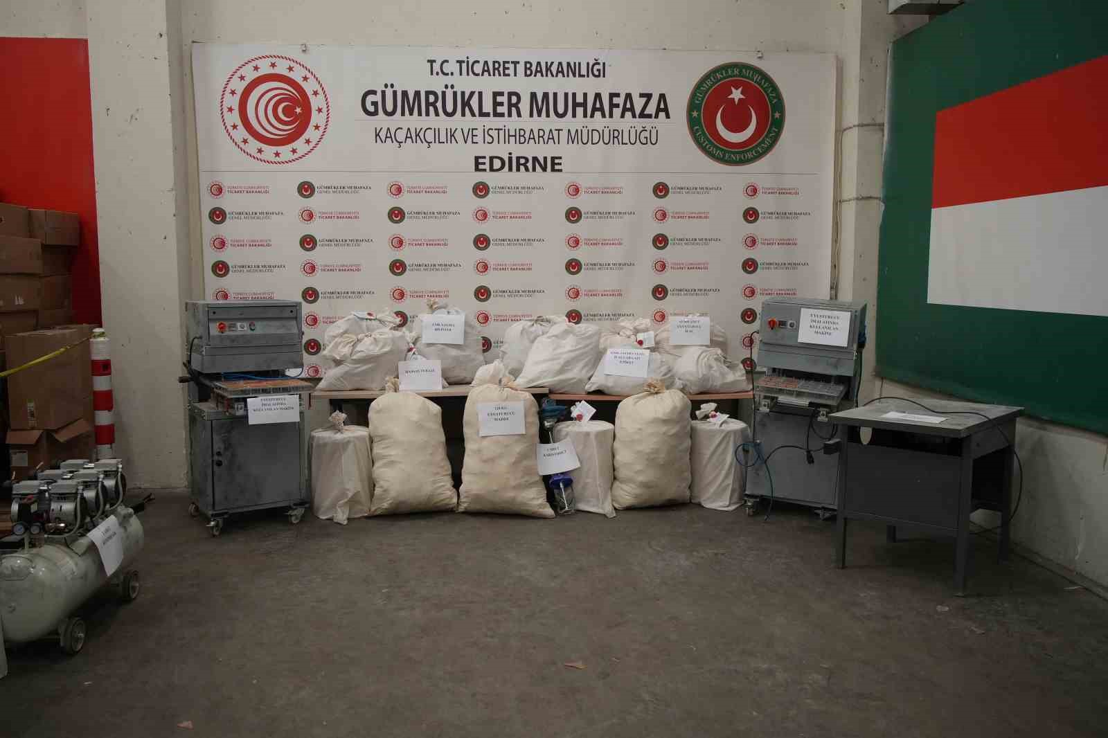 edirnede evini uyusturucu imalathanesine cevirmis operasyonda 117 kilo uyusturucu ele gecirildi 3 kXgHcAmG