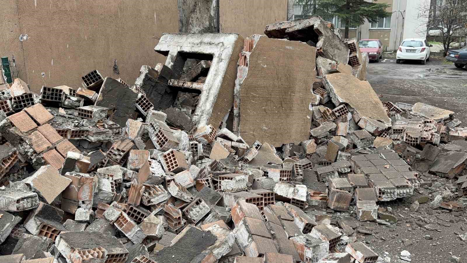 edirnede facianin esiginden donuldu apartman bacasi coktu 0 tLW85m5Q