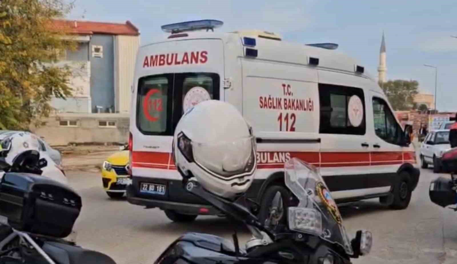 edirnede feci kaza otomobilin altinda kalan yasli adam yasamini yitirdi 0 Vr4gcCjX