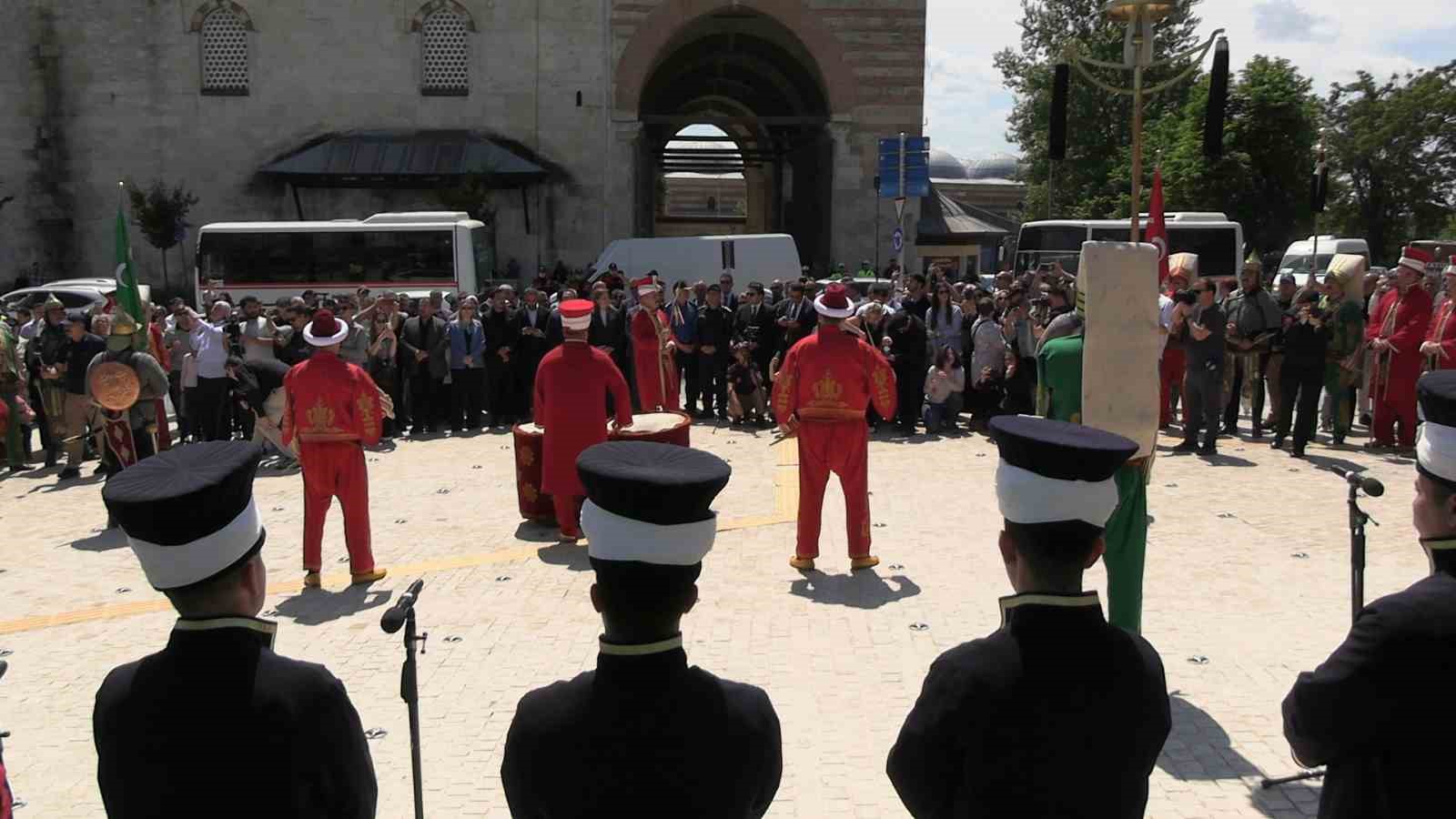 edirnede fetih coskusu selimiye meydaninda mehteran konseri duzenlendi 3 AZqHUCVD