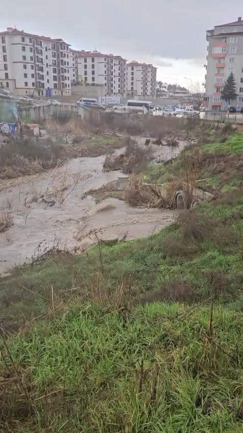 edirnede firtinada yollar gole dondu agac dallari kirildi 7 wvqfZvqu
