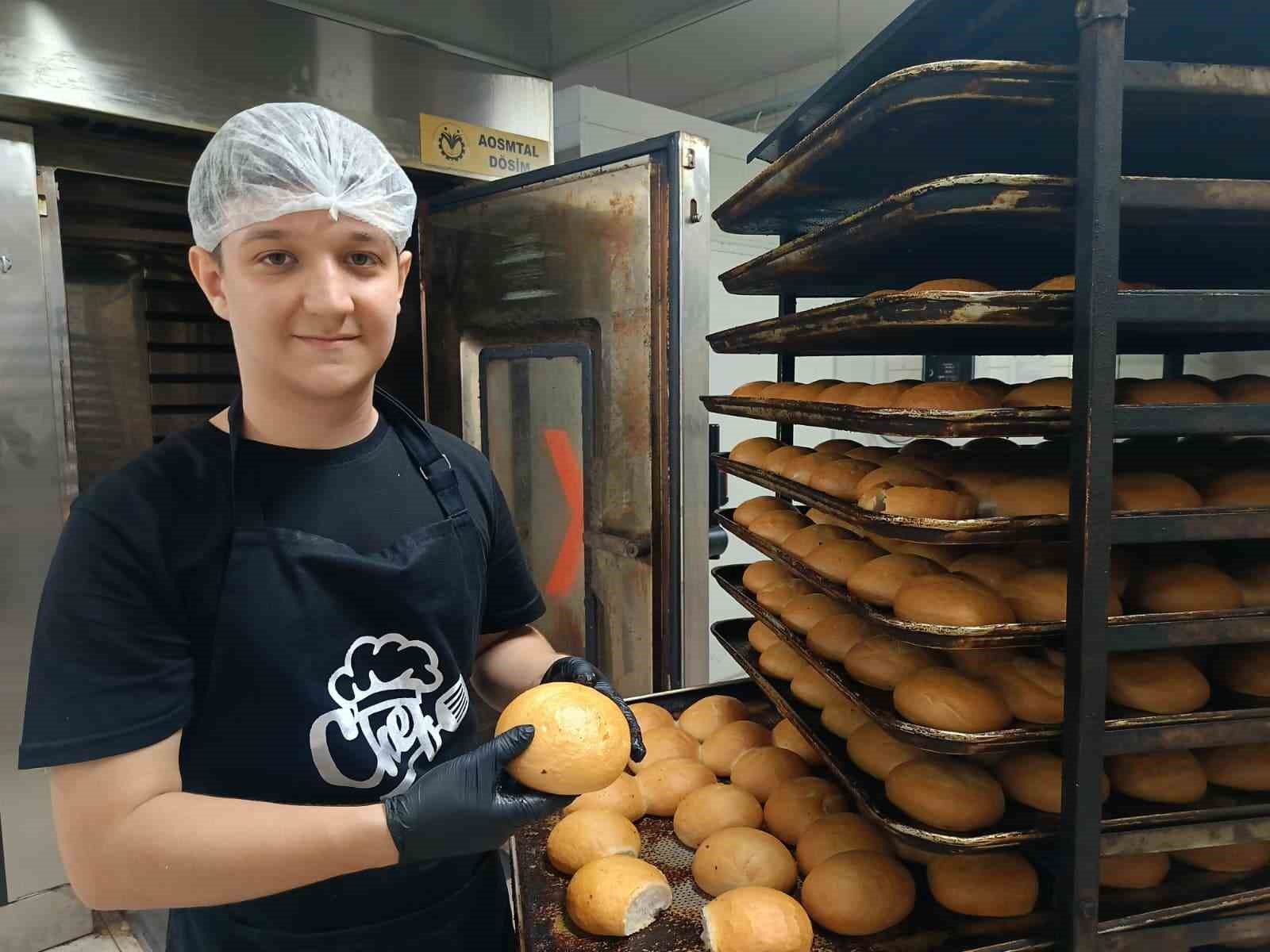 edirnede gelecegin firin ustalari yetisiyor liseliler hem uretiyor hem de kazaniyorlar 0 IBS6BSQ5