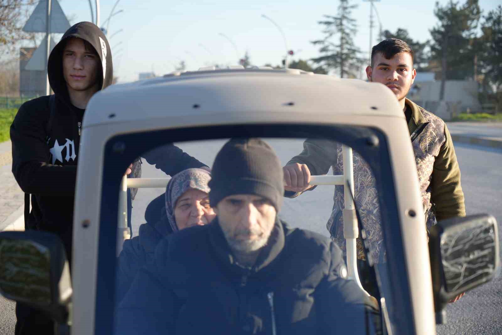 edirnede genclerden insanlik dersi engelli vatandasi kilometrelerce ittiler 4 T9b4ekdn