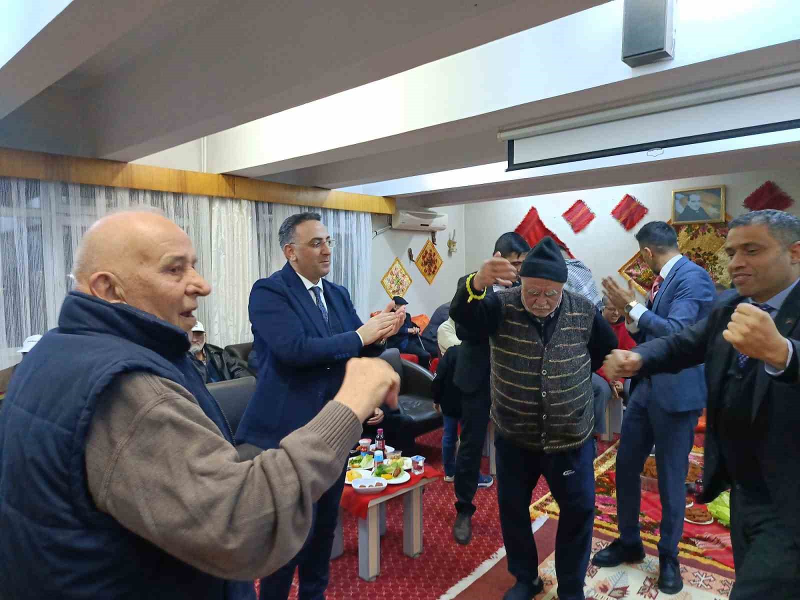 edirnede huzurevinde sira gecesi gonuller bir oldu yuzler guldu 0 bTHn2yd3
